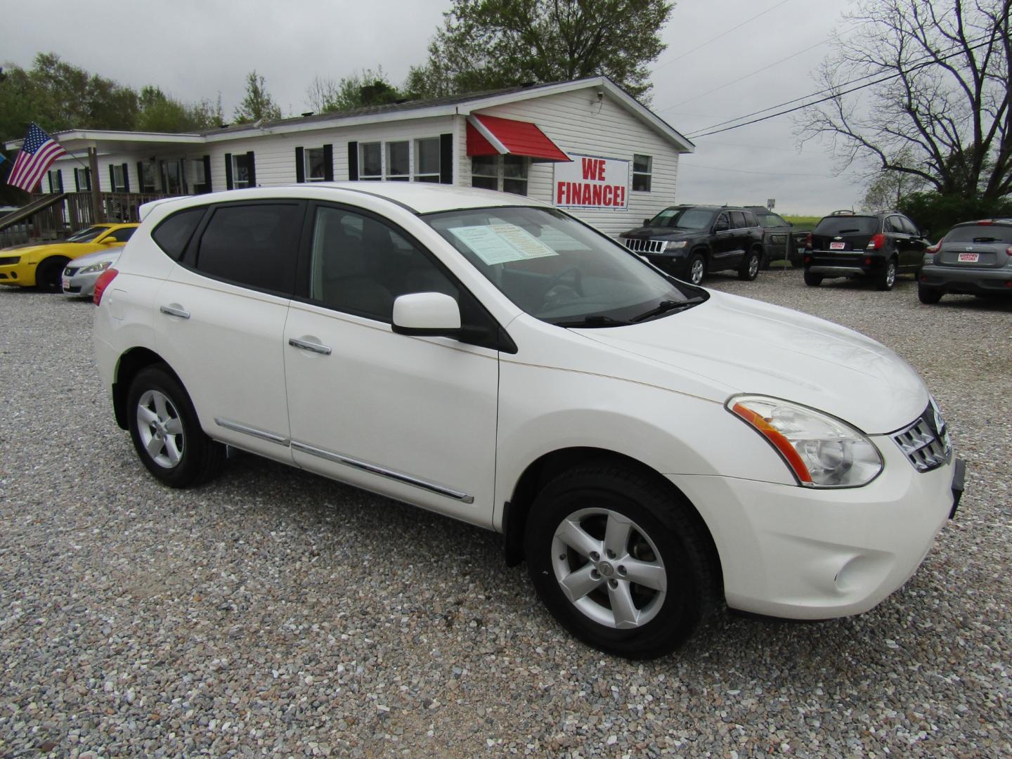 2013 White /Gray Nissan Rogue (JN8AS5MT8DW) , Automatic transmission, located at 15016 S Hwy 231, Midland City, AL, 36350, (334) 983-3001, 31.306210, -85.495277 - Photo#0